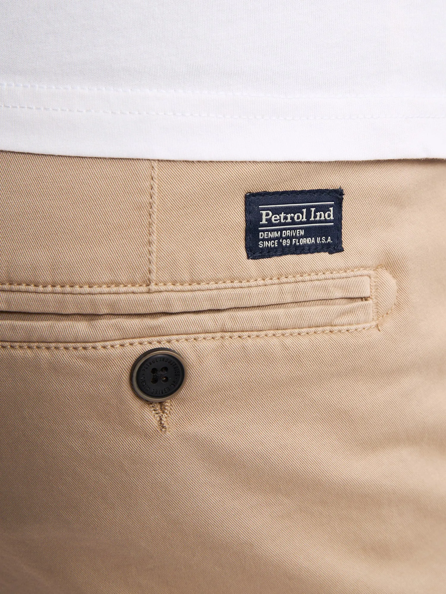 Chino Shorts with Belt Breezeview