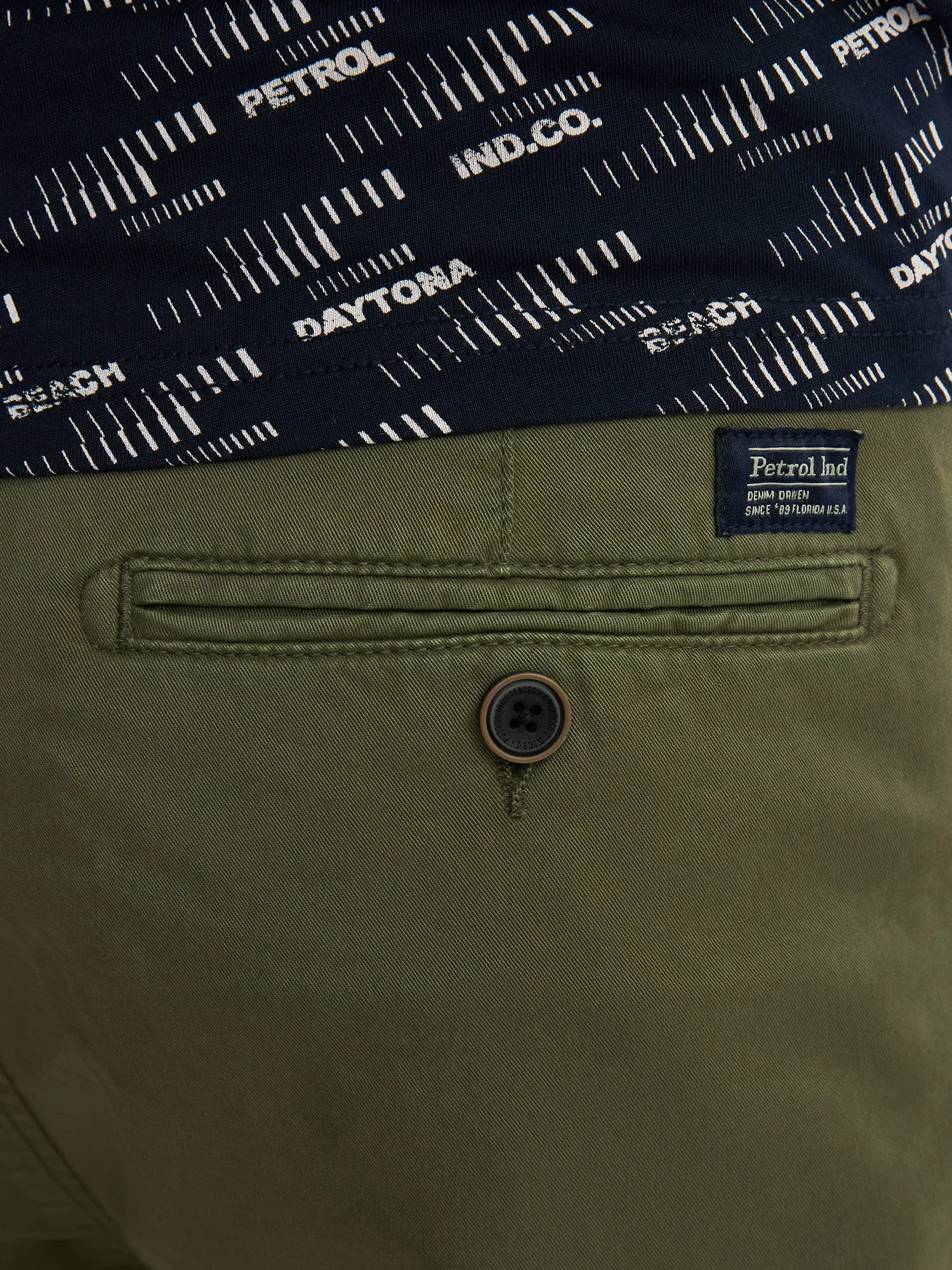 Chino Shorts with Belt Breezeview