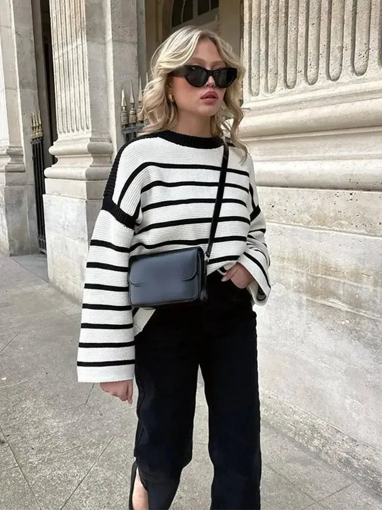 Elegant Black White Striped Knitted Women Casual Round Neck Long Sleeves Sweater