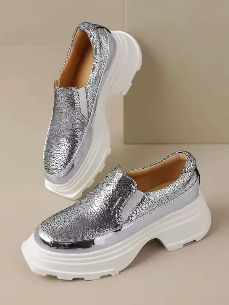 Gold and silver platforms slip on